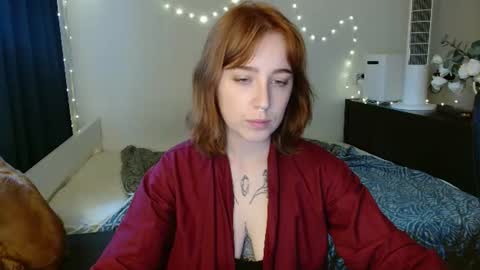 Snapshot of elly_rise chatting on 07-20-26, 05:15 Elly online show from 07-20-26, 05:15