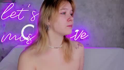 Snapshot of ellya_castro chatting on 09-25-25, 12:03 ellya_castro online show from 09-25-25, 12:03