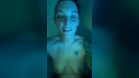 Elly Belle online show from 05-20-26, 03:24
