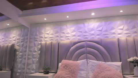 Ellye online show from 06-13-26, 11:08