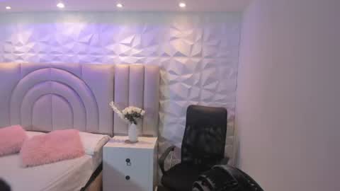 Ellye online show from 07-16-26, 11:16