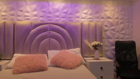 Ellye online show from 07-17-26, 11:17
