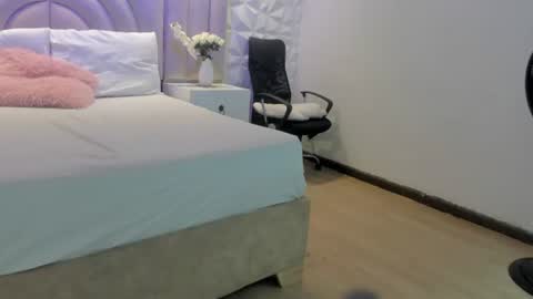 Ellye online show from 07-21-26, 11:12