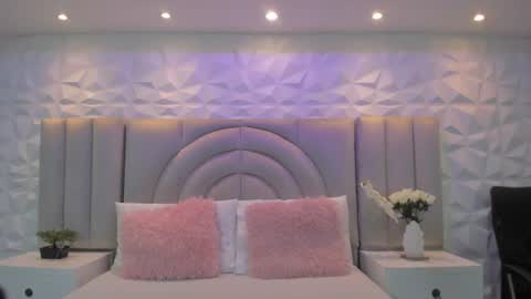 Ellye online show from 07-22-26, 07:05