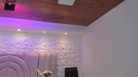 Ellye online show from 07-25-26, 10:24