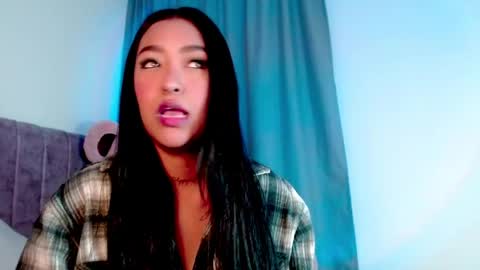 Snapshot of ellylovee chatting on 05-24-26, 03:55 Elly online show from 05-24-26, 03:55