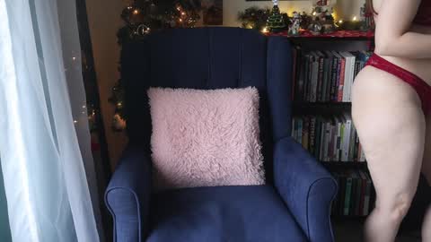 Elly Naomi online show from 12-15-24, 04:26