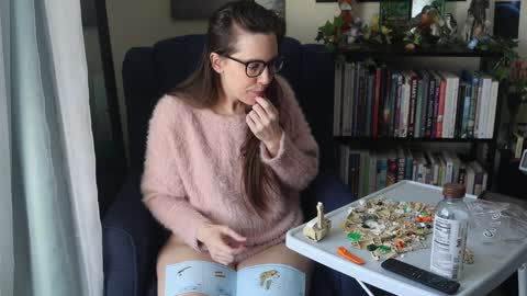 Elly Naomi online show from 01-24-25, 04:17