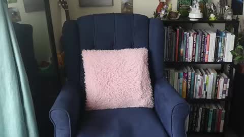 Elly Naomi online show from 02-28-25, 04:10