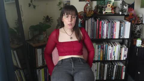 Elly Naomi online show from 10-18-25, 04:52