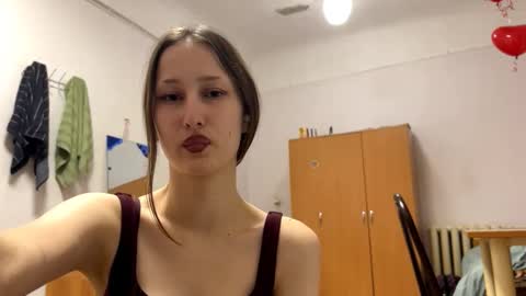 Snapshot of ellyspoerer chatting on 02-16-26, 05:20 Sonya online show from 02-16-26, 05:20