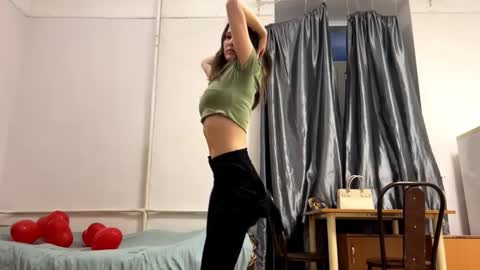 Snapshot of ellyspoerer chatting on 02-20-26, 03:12 Sonya online show from 02-20-26, 03:12