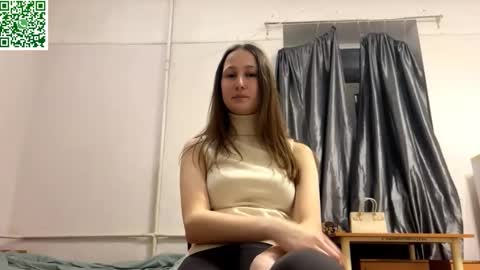 Snapshot of ellyspoerer chatting on 03-17-26, 04:21 Sonya online show from 03-17-26, 04:21