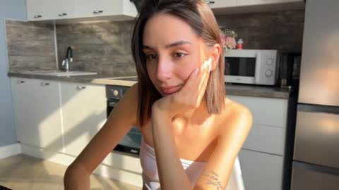 Im online Fri Sun Mon Tue Thu Fri Sat3 from 1000 online show from 03-12-25, 06:40