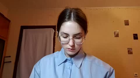 Kate online show from 04-20-26, 01:36