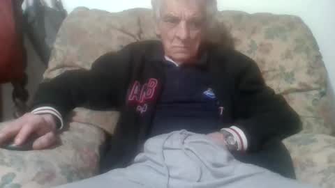 Snapshot of elmo191271 chatting on 10-13-25, 04:23 elmo191271 online show from 10-13-25, 04:23