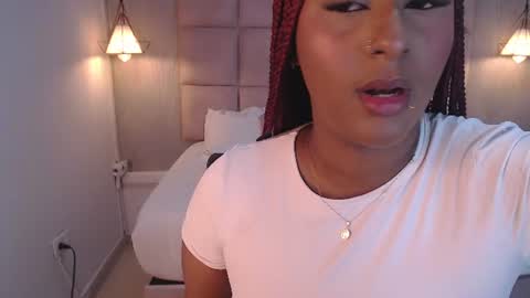 Snapshot of elodi_brown chatting on 07-13-26, 10:56 Elodi online show from 07-13-26, 10:56