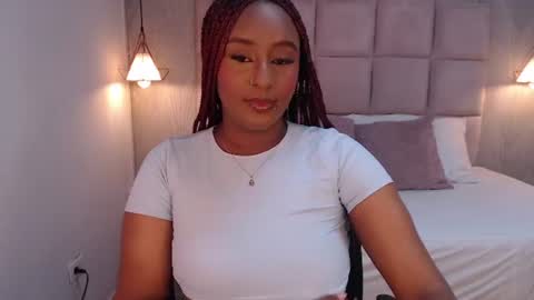 Snapshot of elodi_brown chatting on 07-16-26, 11:00 Elodi online show from 07-16-26, 11:00