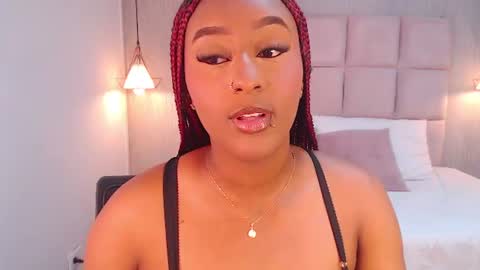 Snapshot of elodi_brown chatting on 07-21-26, 11:29 Elodi online show from 07-21-26, 11:29