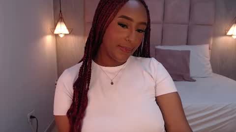 Snapshot of elodi_brown chatting on 07-27-26, 11:01 Elodi online show from 07-27-26, 11:01