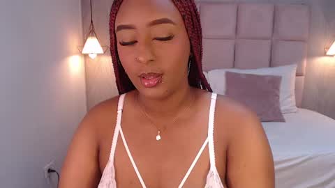 Snapshot of elodi_brown chatting on 07-28-26, 11:04 Elodi online show from 07-28-26, 11:04