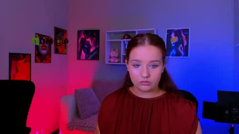 Snapshot of elodie_crystal chatting on 07-17-26, 09:05 Ella online show from 07-17-26, 09:05