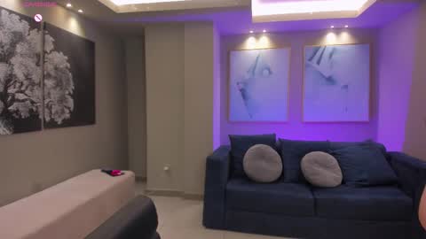 ELOISA OLIVERO online show from 10-30-25, 07:14