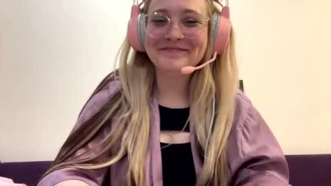 Katie online show from 05-01-26, 02:32