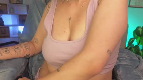 Eloise  . online show from 12-02-25, 04:40