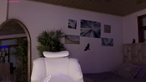 Eloise  . online show from 03-12-26, 08:15