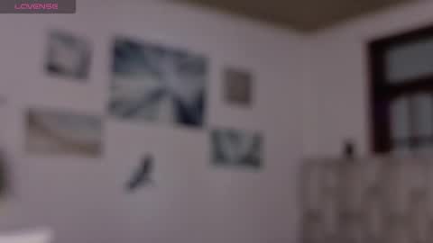 Snapshot of eloisee_ chatting on 05-06-26, 08:58 Eloise . online show from 05-06-26, 08:58