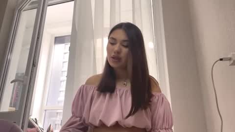 Snapshot of eloisetatsuhara chatting on 10-19-25, 11:11 Alice online show from 10-19-25, 11:11