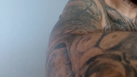 Snapshot of elosocazador chatting on 09-15-25, 01:00 elosocazador online show from 09-15-25, 01:00