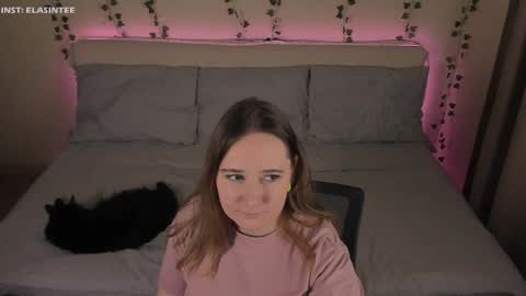 Snapshot of elovinora chatting on 02-22-26, 07:12 Ela give me a thumbs up if you like it and this is important for the development of the account online show from 02-22-26, 07:12