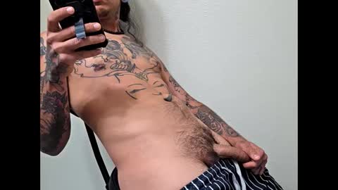 Snapshot of elperro4you chatting on 05-27-26, 01:57 elperro4you online show from 05-27-26, 01:57