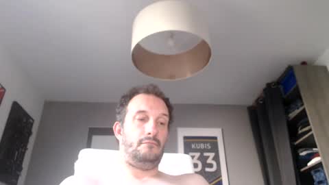 Snapshot of elpiloto05 chatting on 07-11-26, 08:06 Elpiloto online show from 07-11-26, 08:06