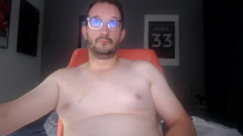 Snapshot of elpiloto05 chatting on 07-31-26, 10:03 Elpiloto online show from 07-31-26, 10:03