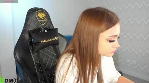 Snapshot of elsa_carterr chatting on 11-26-25, 11:22 elsa_carterr online show from 11-26-25, 11:22