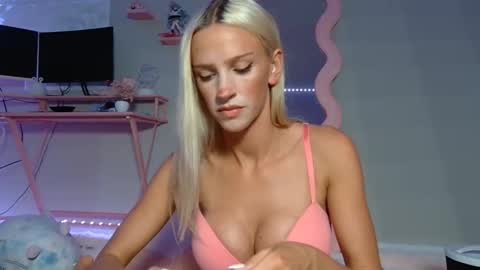 Snapshot of elsa_may chatting on 04-24-26, 12:57 elsa_may online show from 04-24-26, 12:57