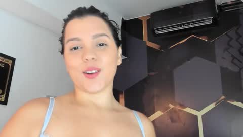 Elsa online show from 10-21-25, 12:17