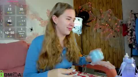 Snapshot of elsie_cutties chatting on 10-17-25, 01:20 Elsie online show from 10-17-25, 01:20