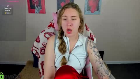 Snapshot of elsie_cutties chatting on 10-22-25, 01:17 Elsie online show from 10-22-25, 01:17