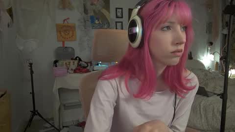 Snapshot of elslove chatting on 05-18-26, 01:56 ELS online show from 05-18-26, 01:56