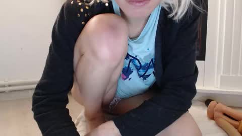 Snapshot of elssa_rush chatting on 11-24-25, 10:48 elssa_rush online show from 11-24-25, 10:48