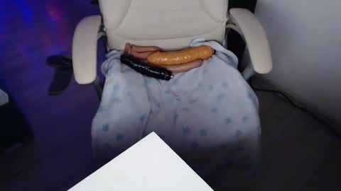 Snapshot of elssa_rush chatting on 12-17-25, 06:58 elssa_rush online show from 12-17-25, 06:58