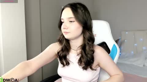 Snapshot of elvienne chatting on 05-08-26, 11:15 Elvienne online show from 05-08-26, 11:15