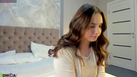 Snapshot of elvienne chatting on 05-14-26, 11:50 Elvienne online show from 05-14-26, 11:50
