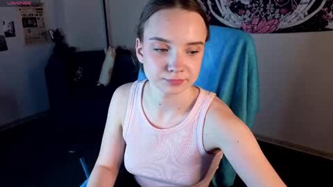 Snapshot of elvienne chatting on 05-21-26, 03:35 Elvienne online show from 05-21-26, 03:35