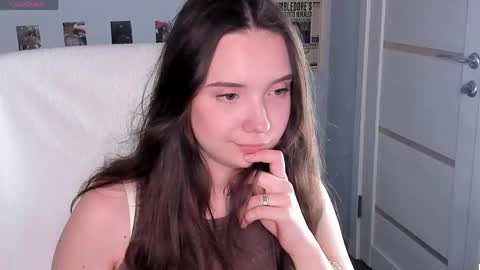 Snapshot of elvienne chatting on 05-23-26, 04:39 Elvienne online show from 05-23-26, 04:39