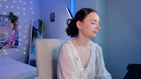 Elvienne online show from 06-06-26, 03:11